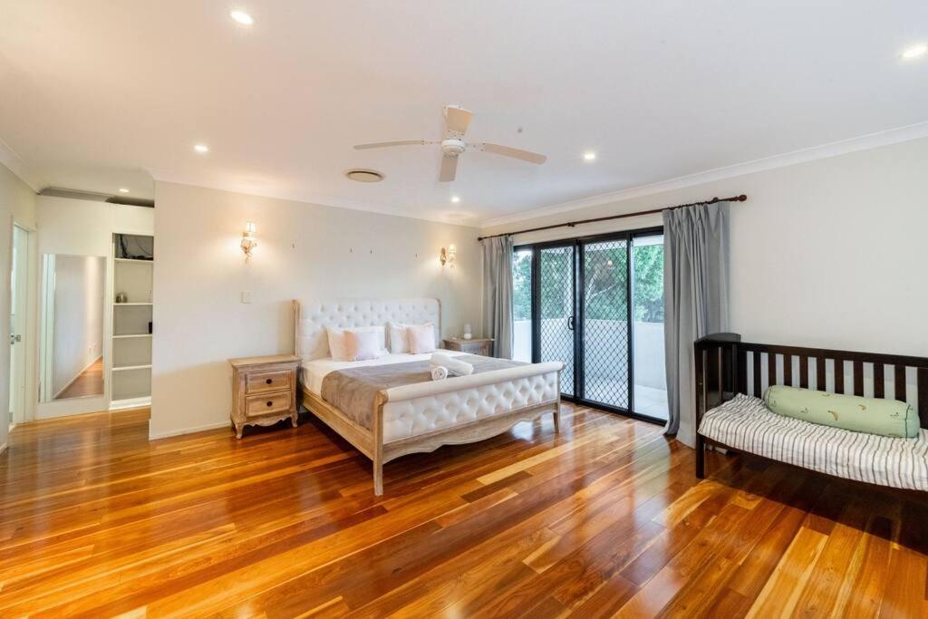 Apartment Spacious 5br 3ba W Parking And Yard In Sunnybank M11