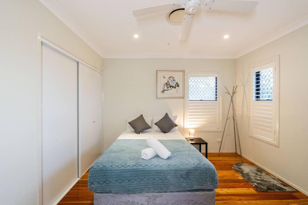 Apartment Spacious 5br 3ba W Parking And Yard In Sunnybank - S4