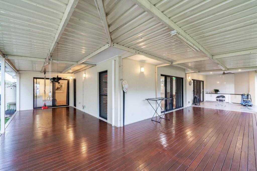 Spacious 5br 3ba W Parking And Yard In Sunnybank - S4 Brisbane