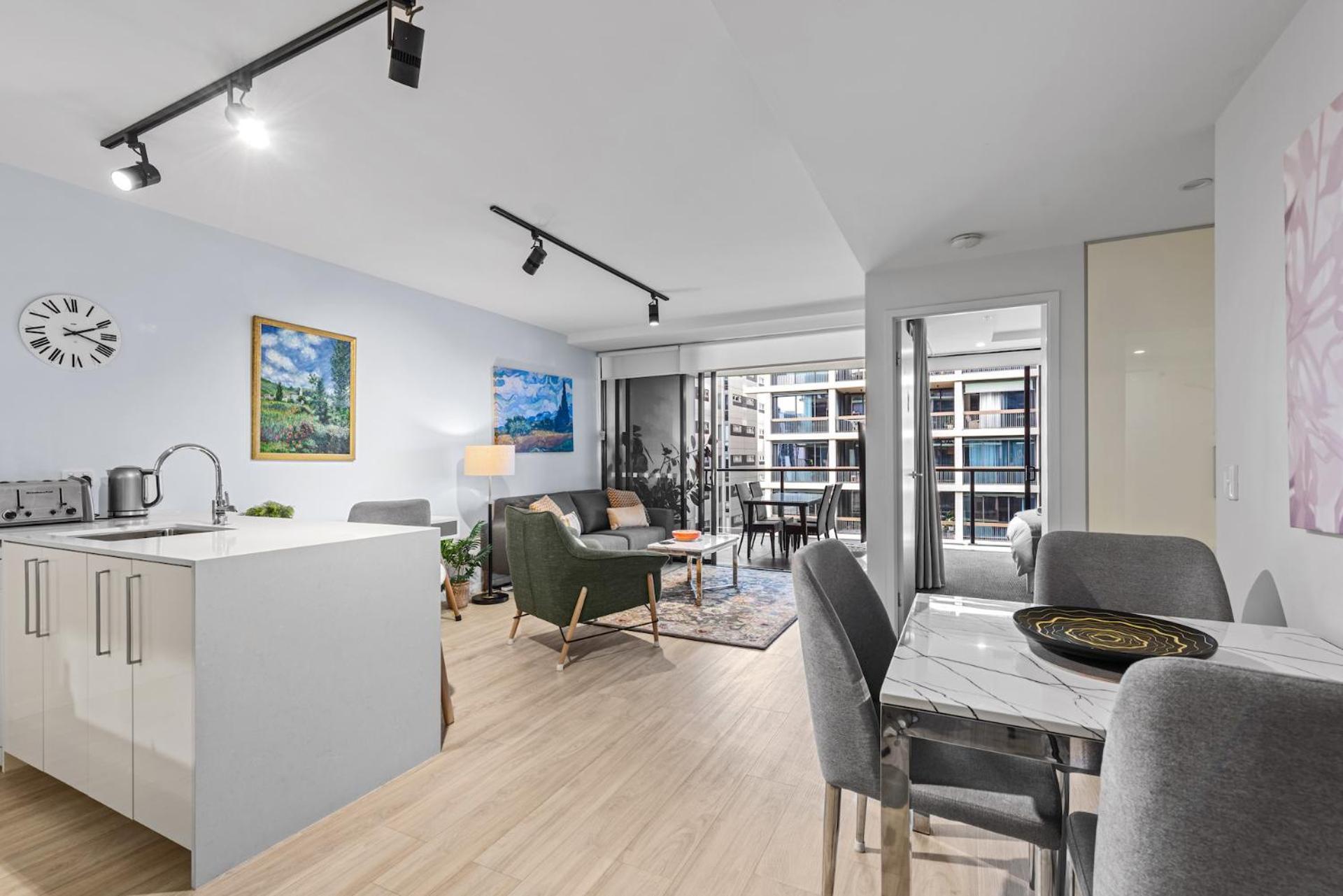 South Bank Living! ~ 1bed, 1bath, 1car, Balcony Brisbane