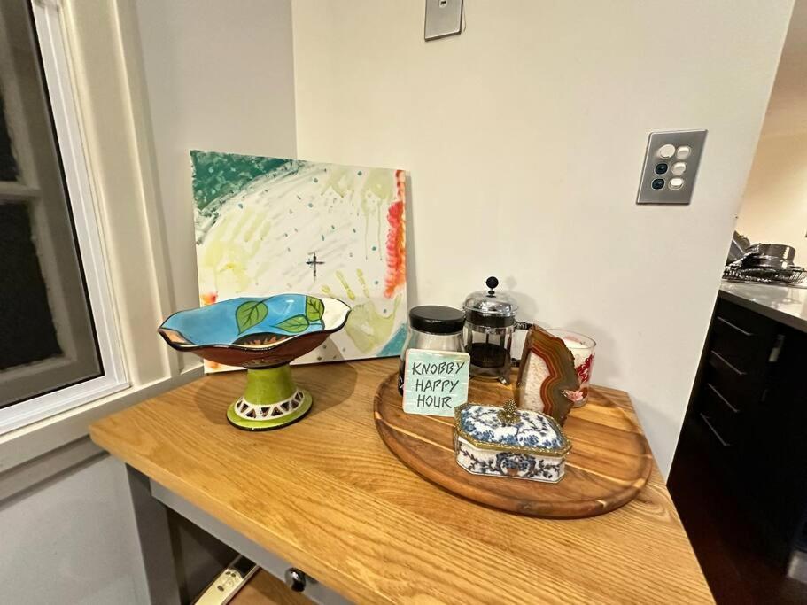 Artistic Queenslander With Park Views - 5 Bedroom - Sleep 10 Holiday home *