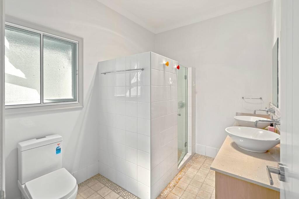 Holiday home Artistic Queenslander With Park Views - 5 Bedroom - Sleep 10 *