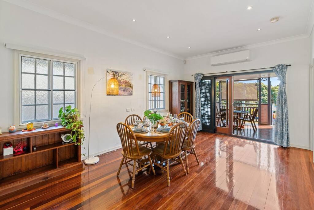 Holiday home Artistic Queenslander With Park Views - 5 Bedroom - Sleep 10 Brisbane