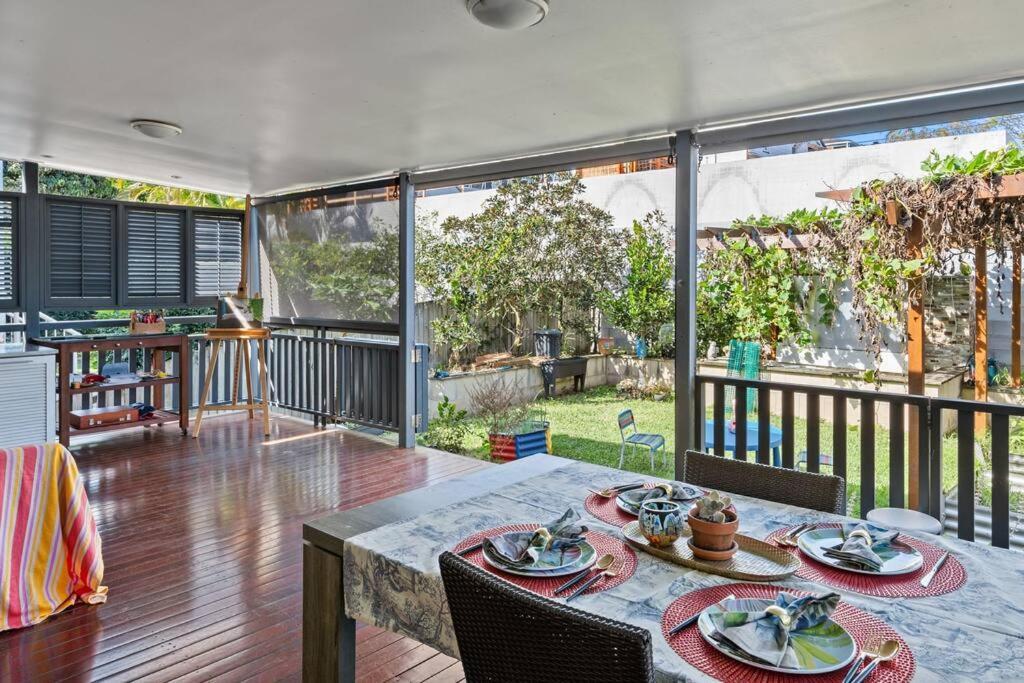 Holiday home Artistic Queenslander With Park Views - 5 Bedroom - Sleep 10 *