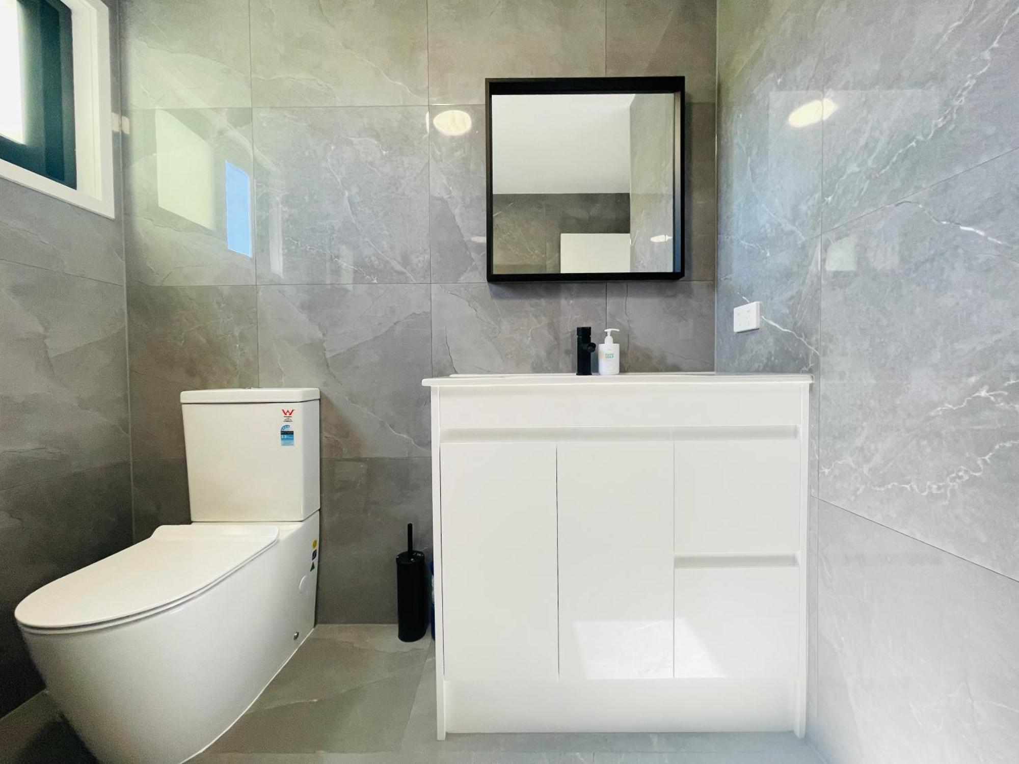 Guest house 262atroughton Brisbane