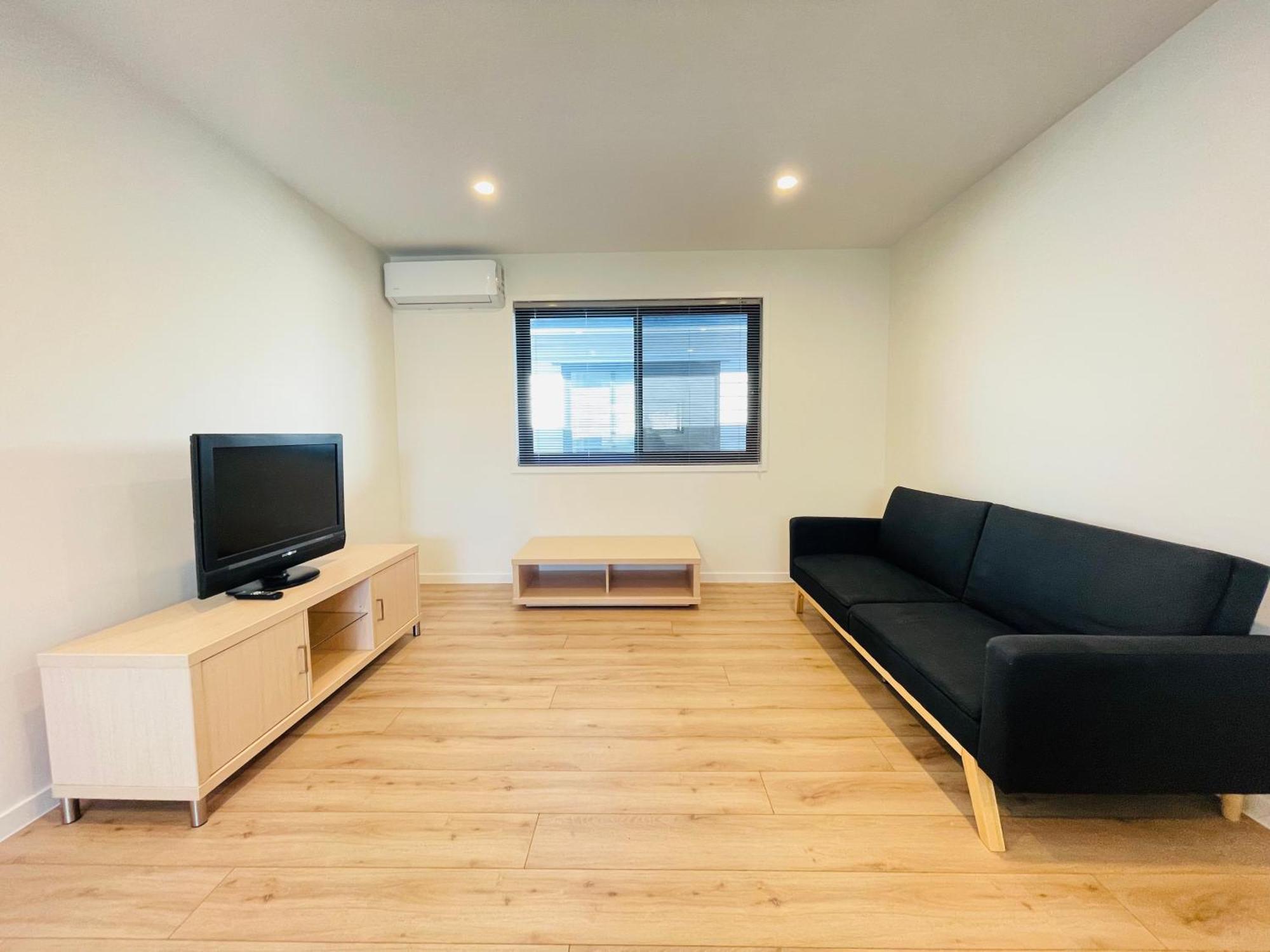 Guest house 262atroughton 3*