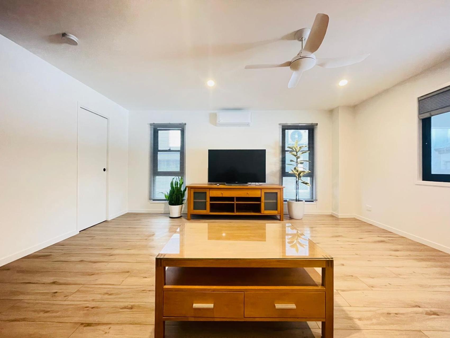 Guest house 262atroughton 3*