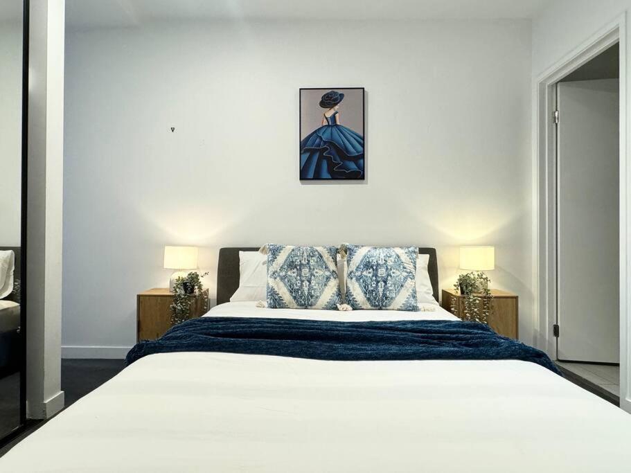 Deluxe 2bd With Infinity Pool Apartment