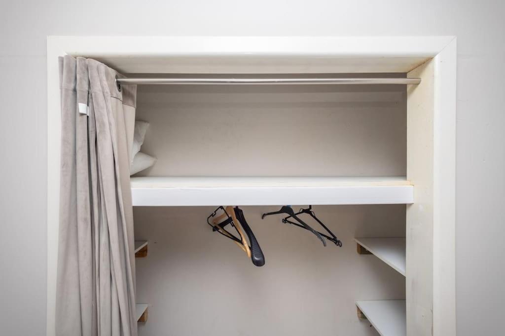 Apartment Queen Bedroom In Shared 2m Brisbane