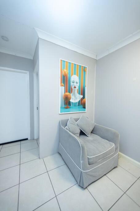 Queen Bedroom In Shared 2m Brisbane