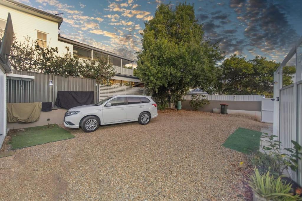 Queen Bedroom In Shared 2m