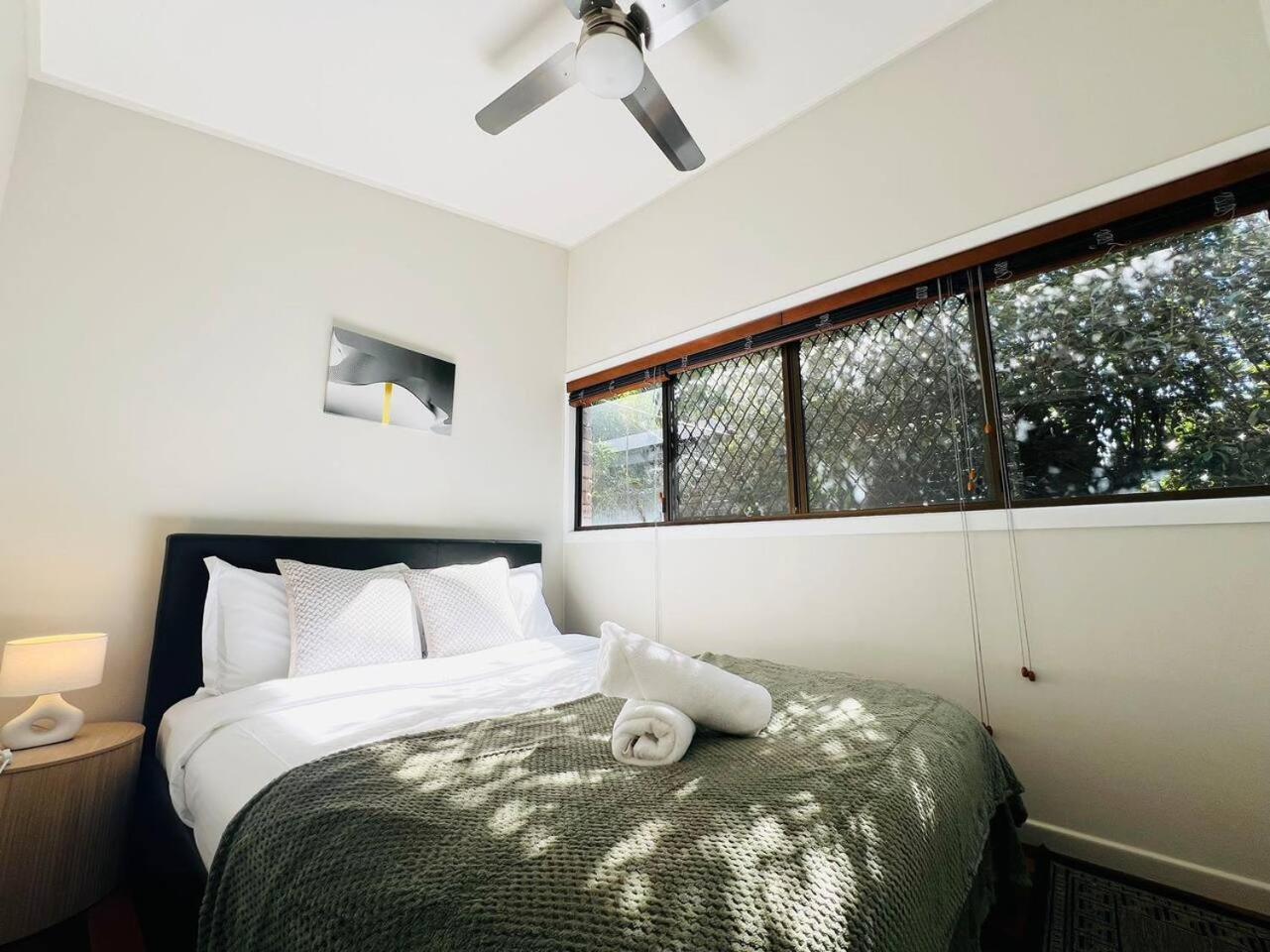 Charming In Sunnybank Close To Plaza With Pool Holiday home