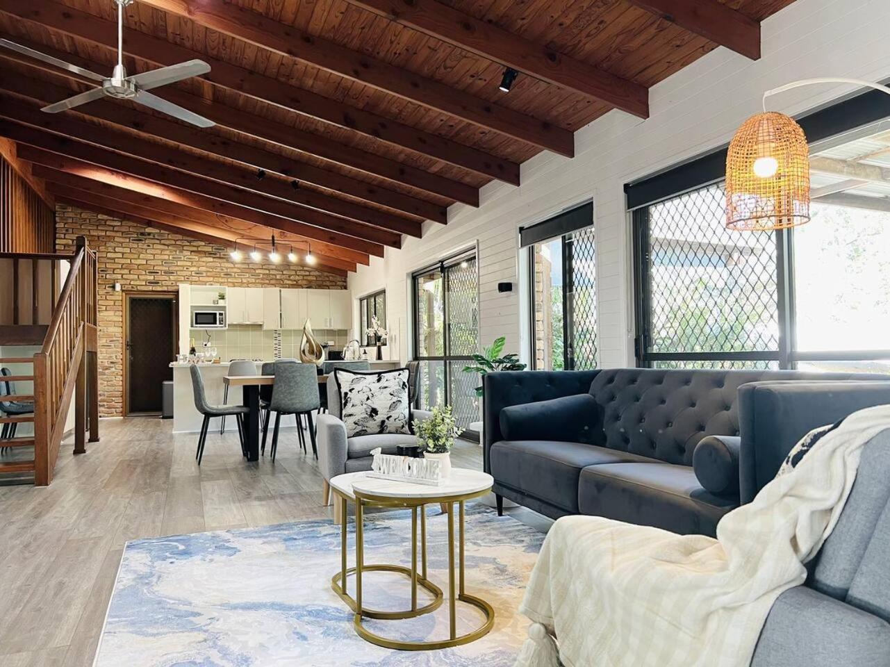 Charming In Sunnybank Close To Plaza With Pool Holiday home Brisbane