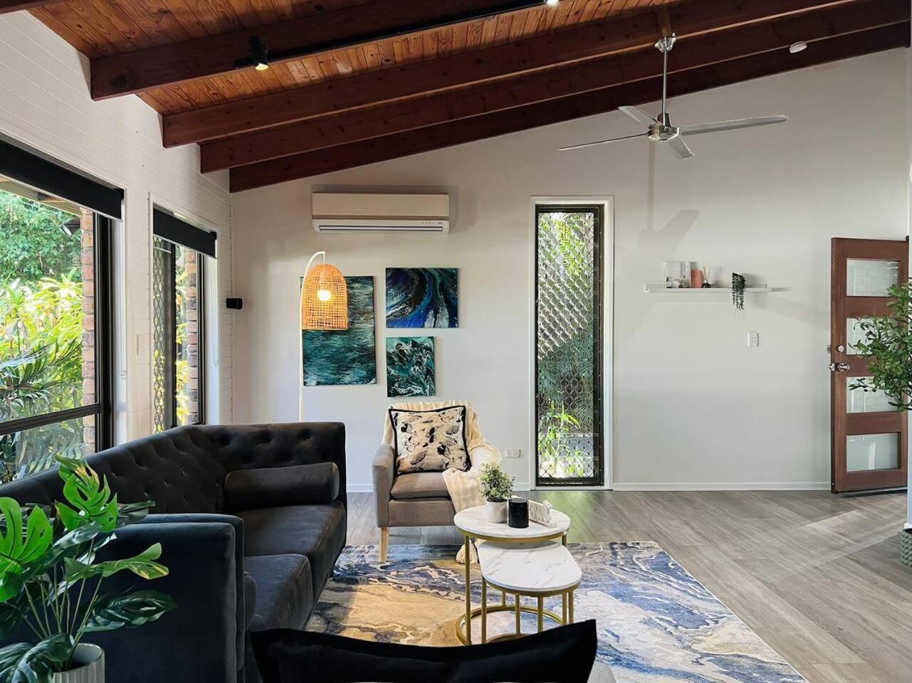 Charming In Sunnybank Close To Plaza With Pool Holiday home Brisbane