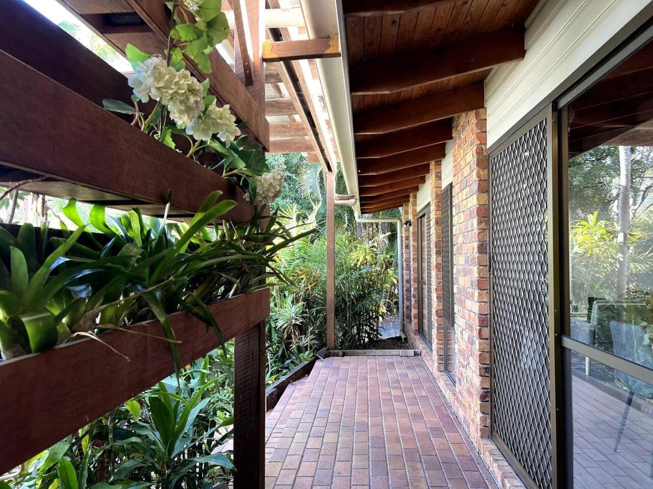 Charming In Sunnybank Close To Plaza With Pool Holiday home *