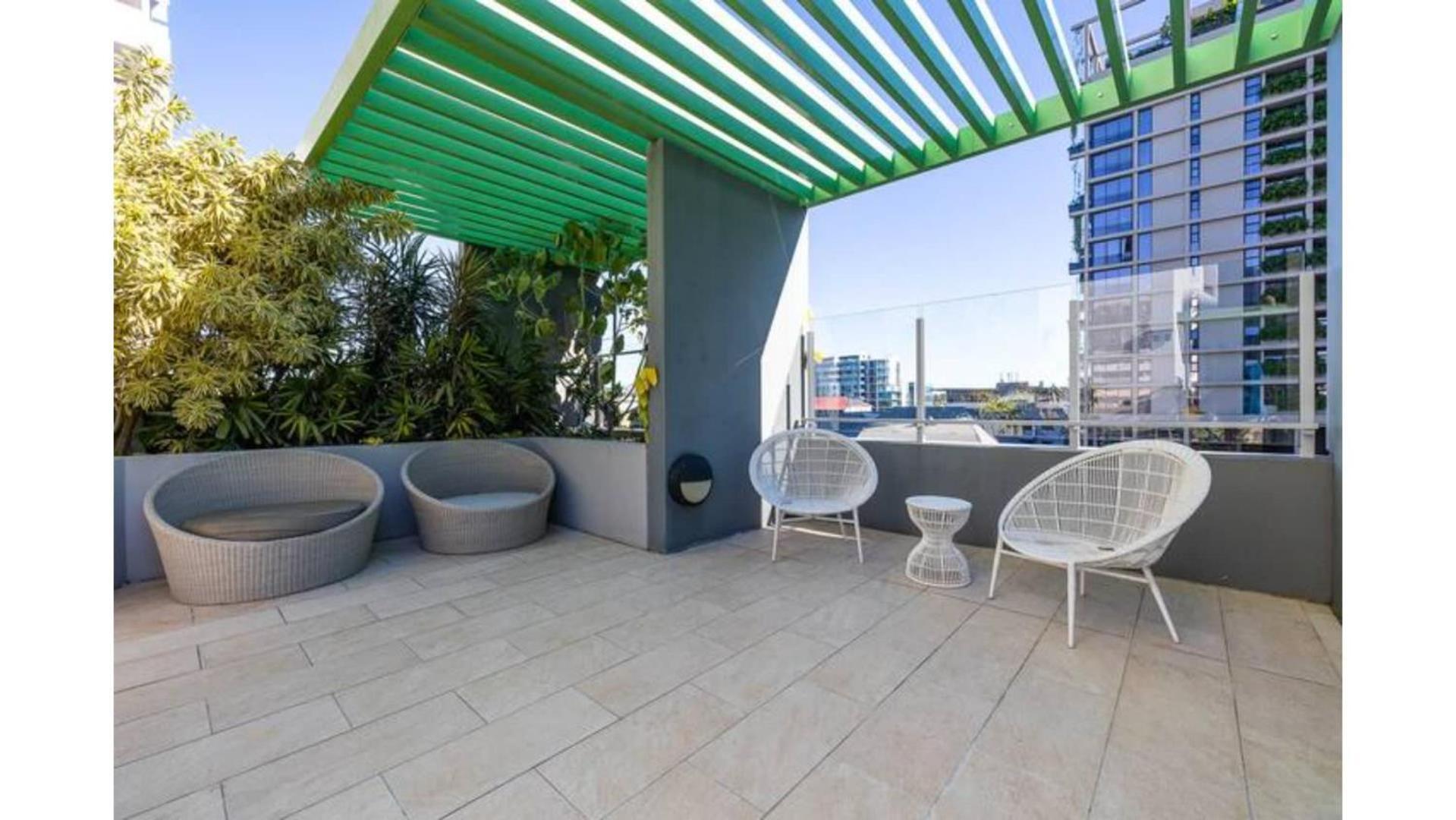 Apartment Stylish In Share Save Brisbane