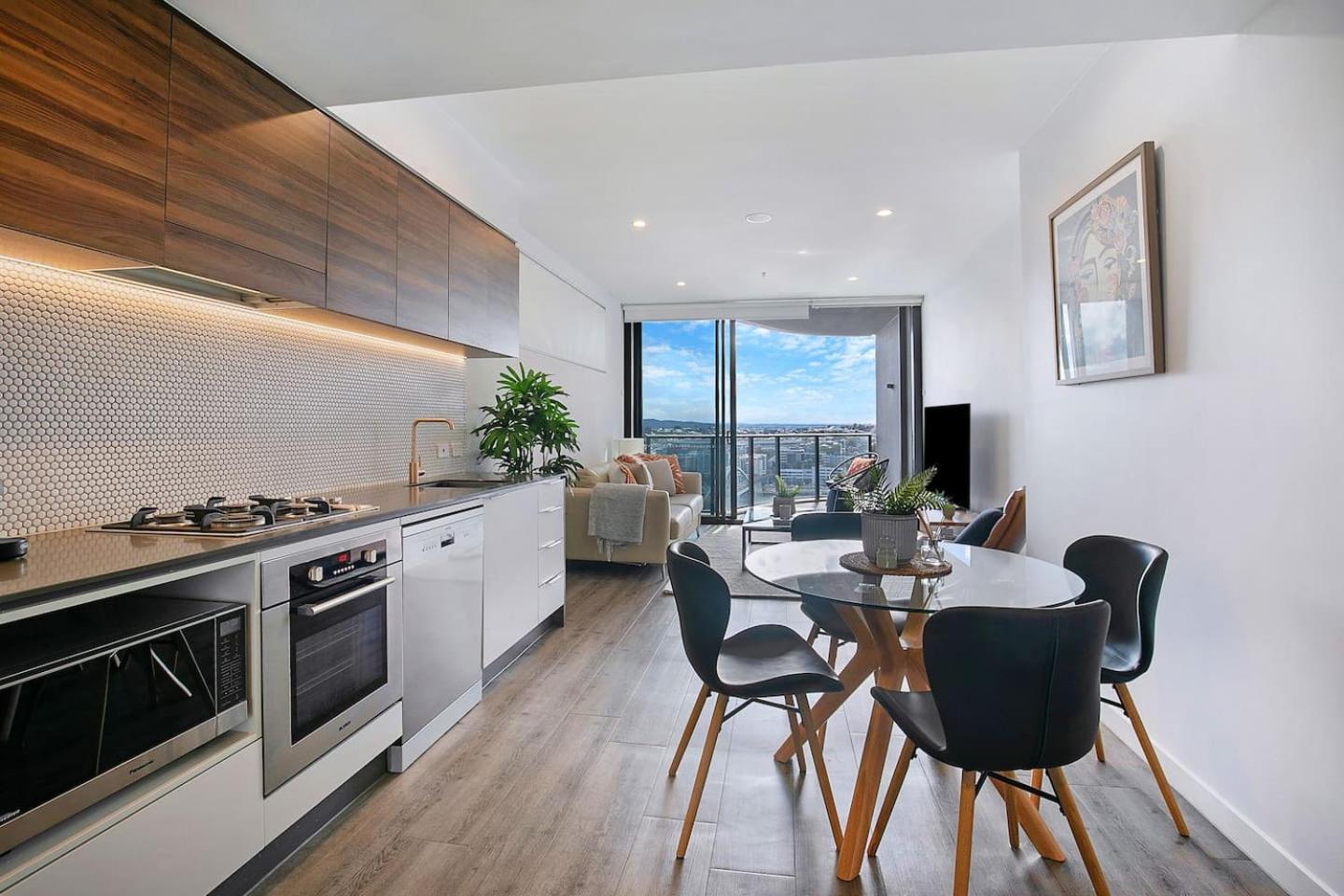 Apartment Above King With Rooftop Pool Deck *