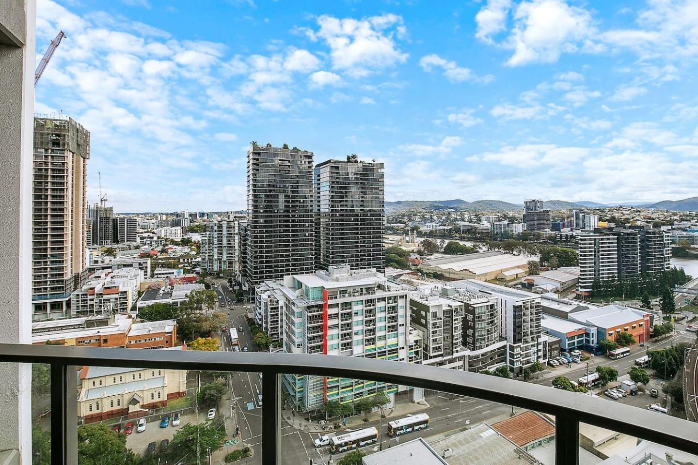 Above King With Rooftop Pool Deck *