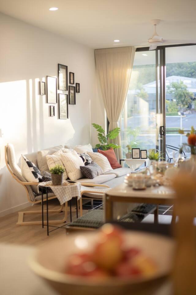 Stunning Mount View Modern Mtgravatt Cbd Apartment