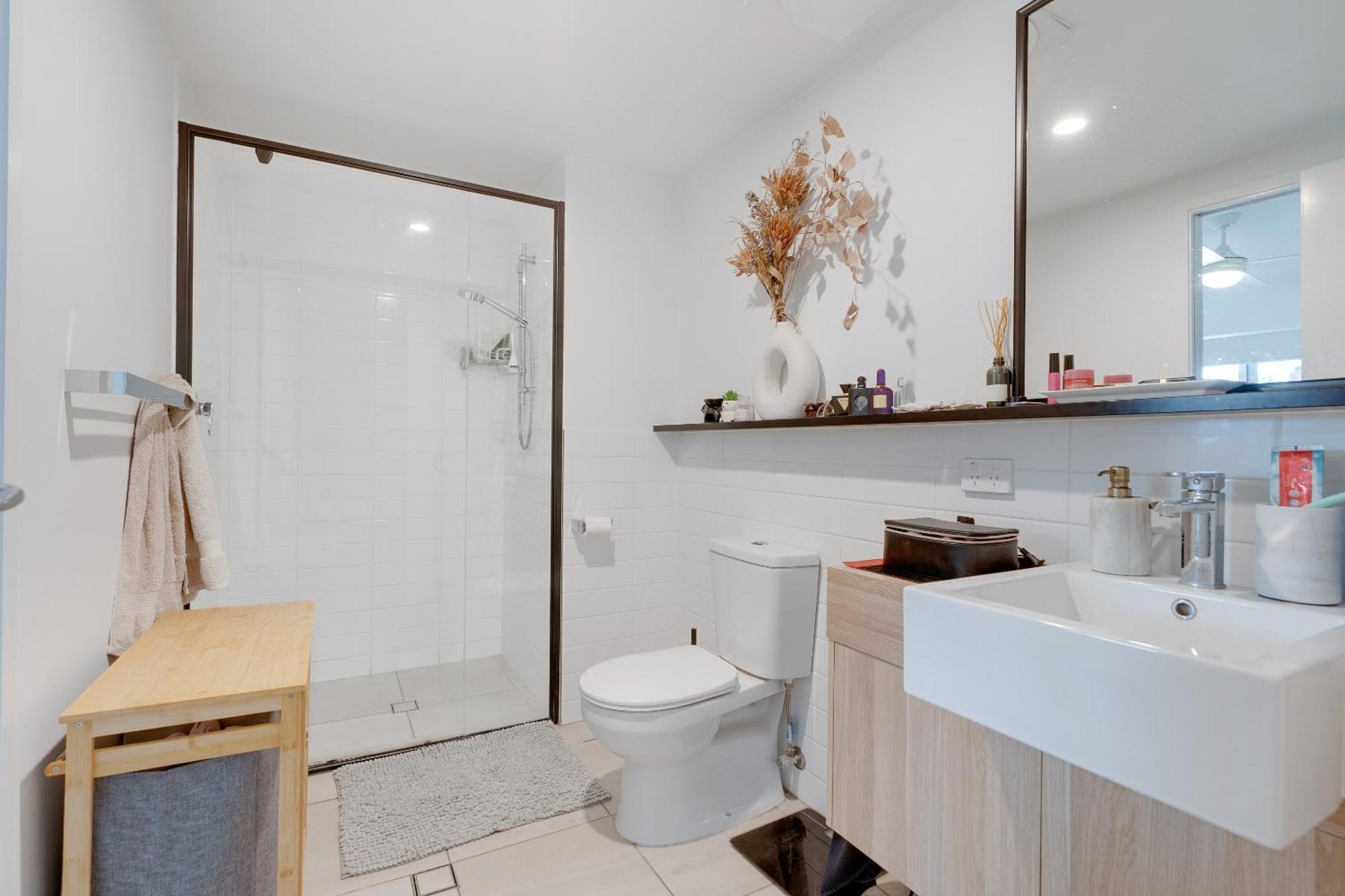Modern 2br In Vibrant *