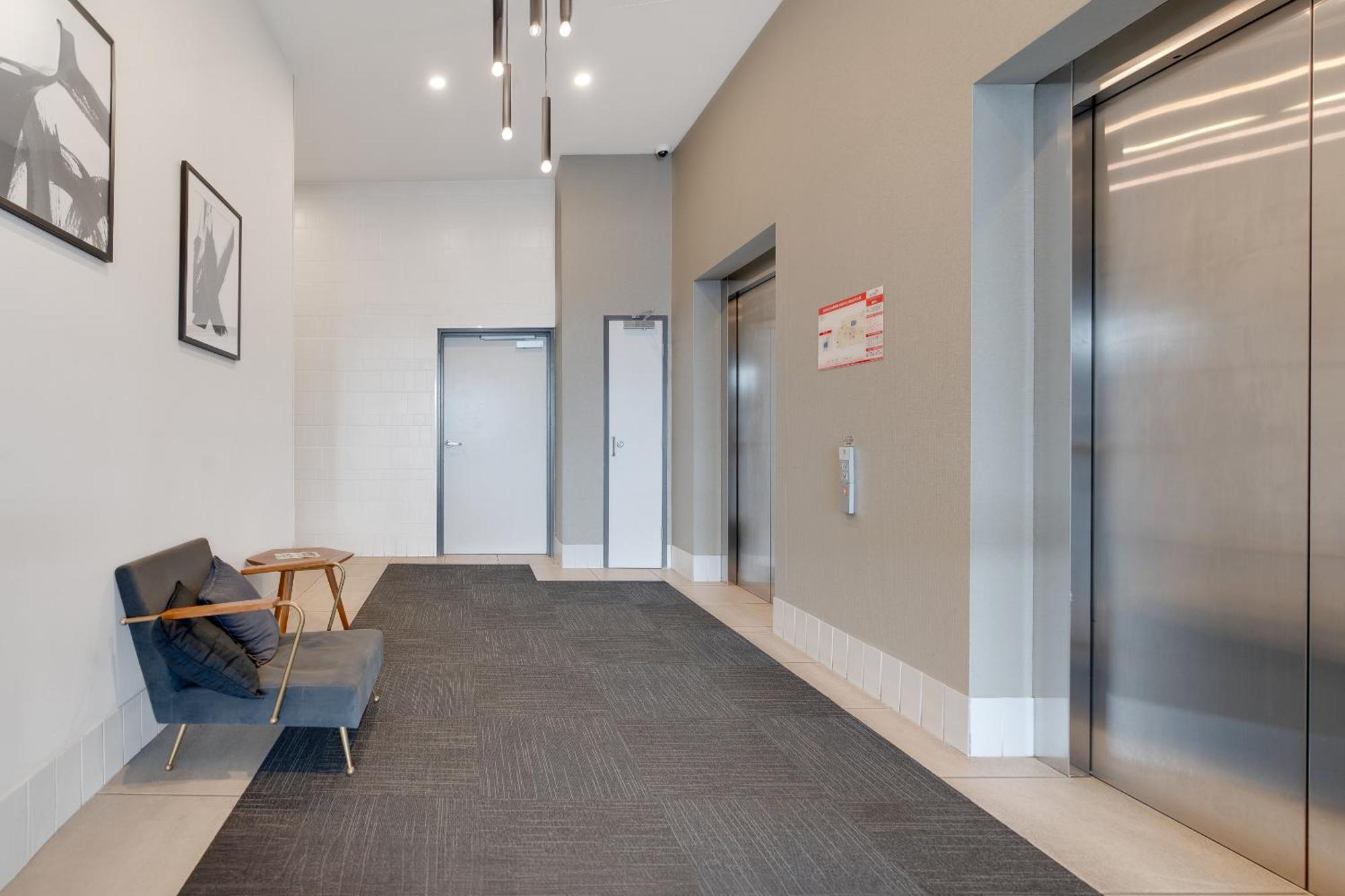 Modern 2br In Vibrant *