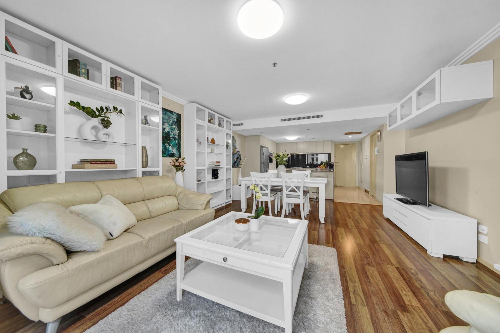 M On Mary * Brisbane