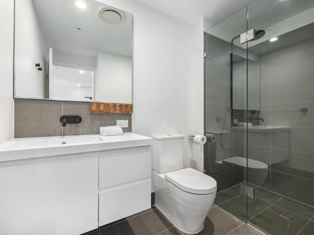 Valley Centre Boutique 1br Pool N Carpark *