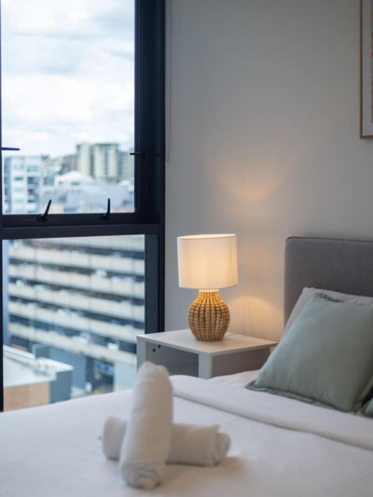 Valley Centre Boutique 1br Pool N Carpark