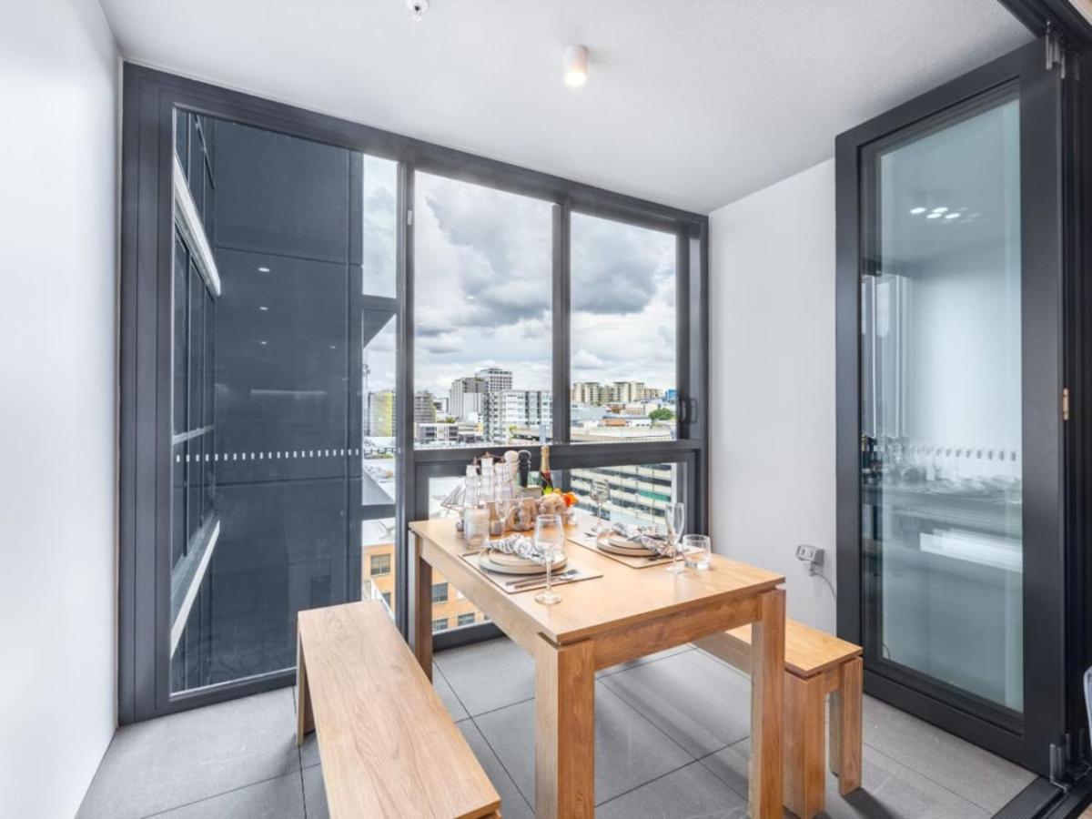 Valley Centre Boutique 1br Pool N Carpark Apartment