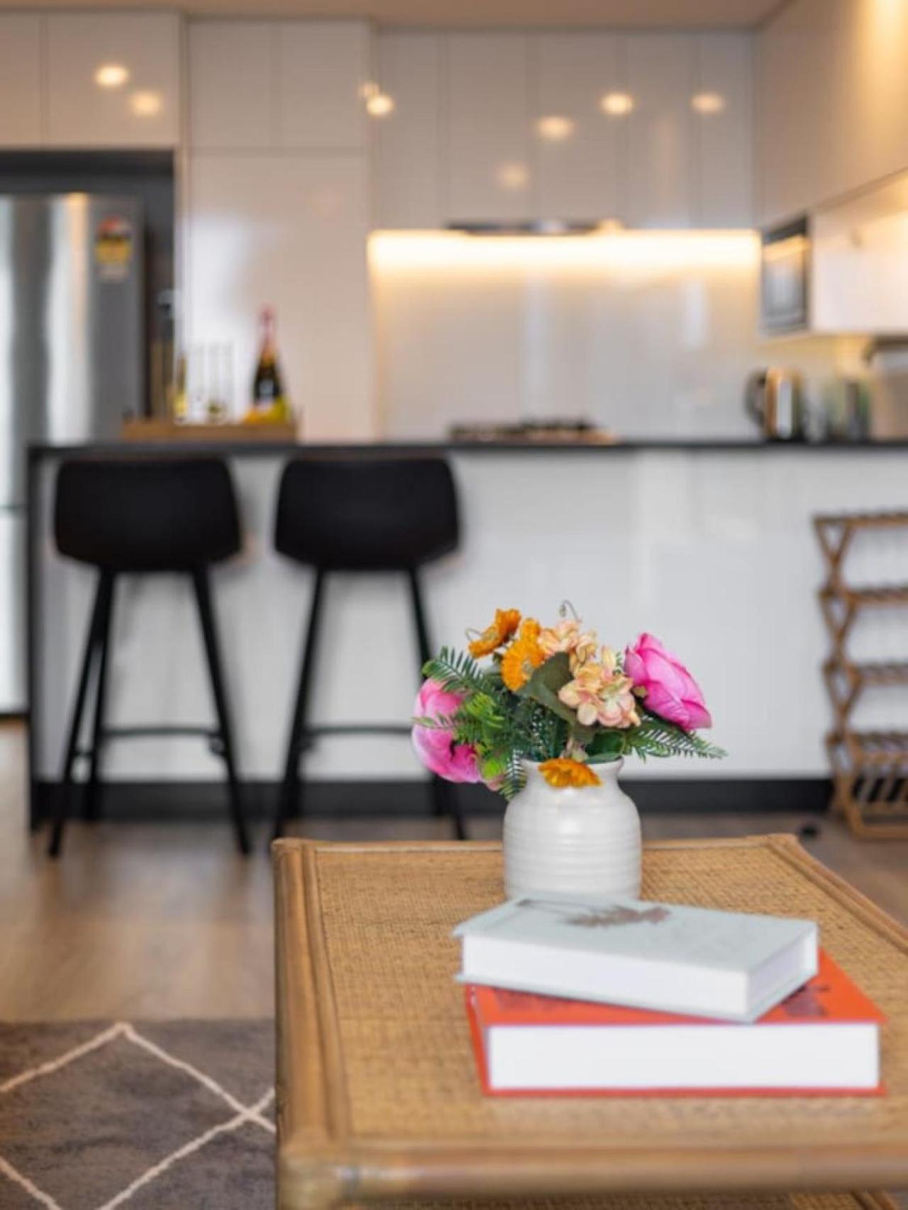 Apartment Valley Centre Boutique 1br Pool N Carpark *