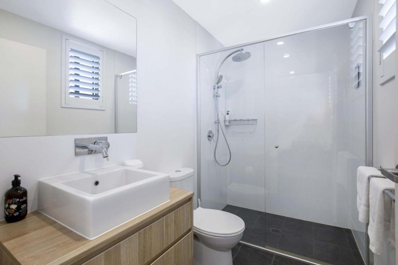 Apartment Contemporary Apt, Premium Local, Wifi, Wine, Cafes By Custom Hosting *