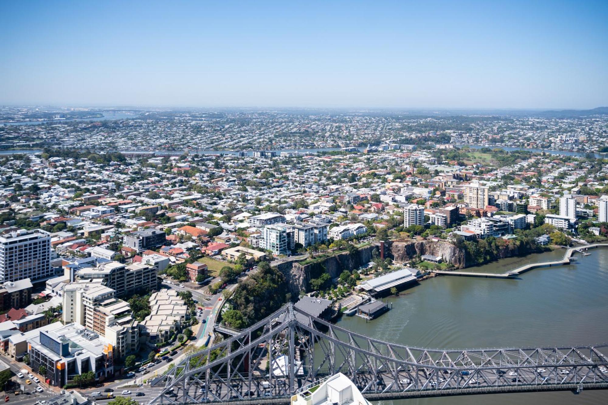River & City Views 2 Bed 2 Bath Skyline * Brisbane