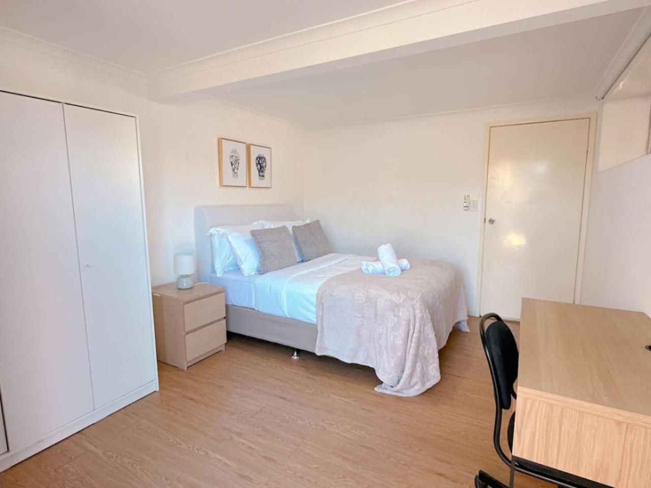 Apartment Comfy Unit Near Garden Westfield Street Parking *