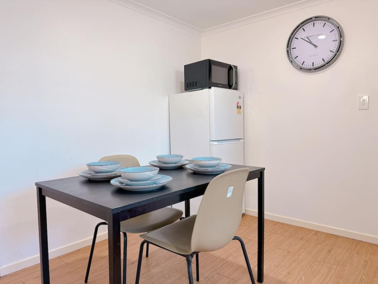 Comfy Unit Near Garden Westfield Street Parking * Brisbane