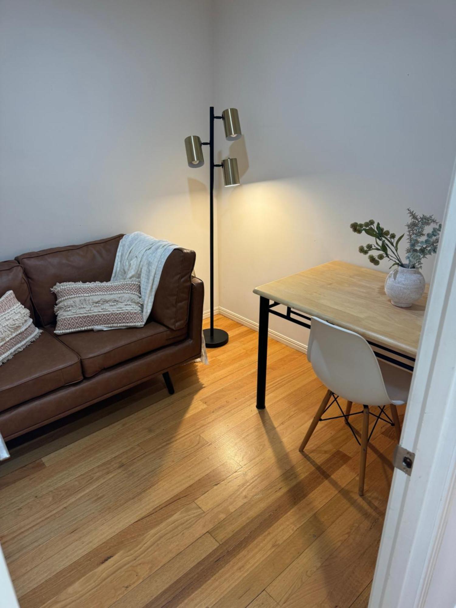 Stylish & Elegant 2br Townhouse In Wilston, * Brisbane