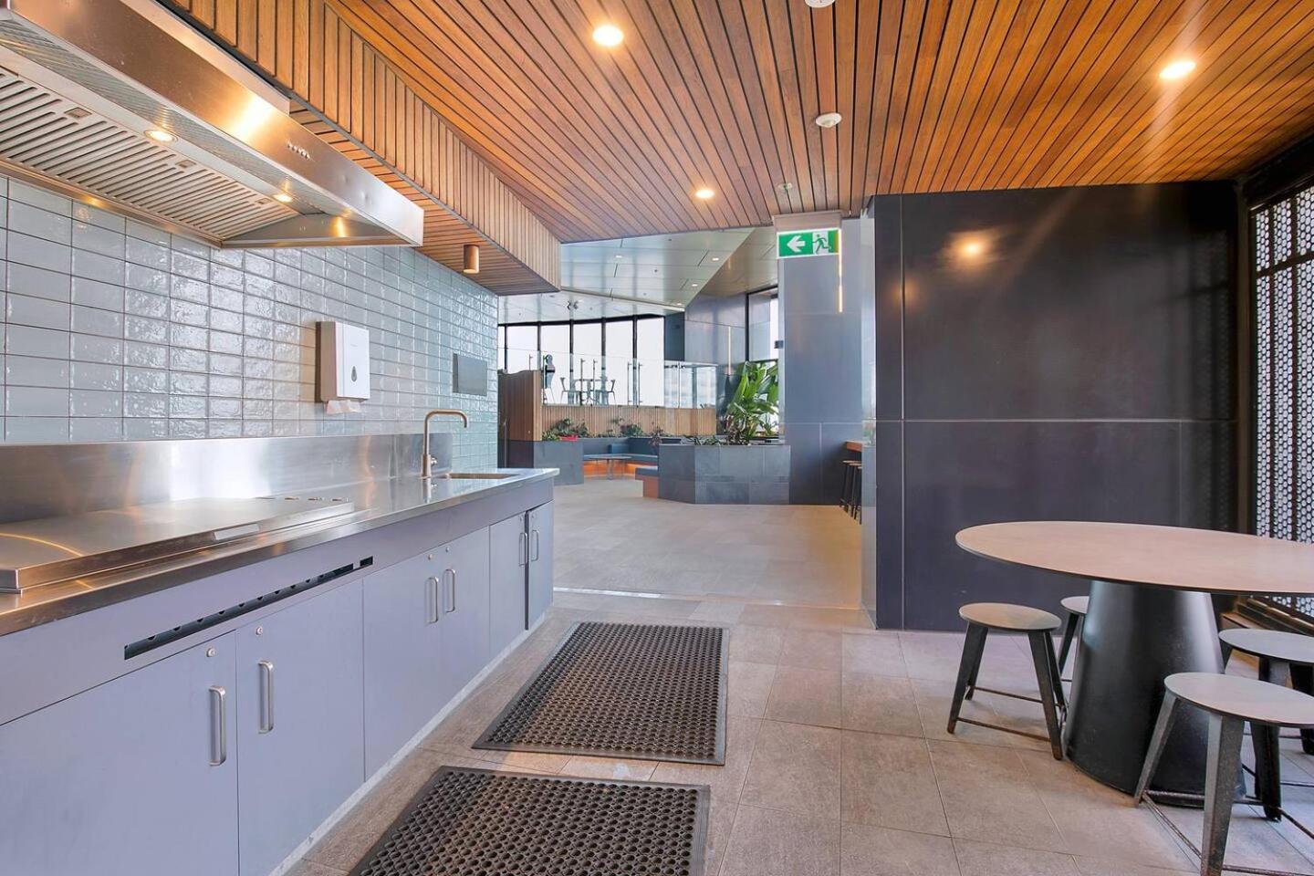 Margaret In The Sky - An Exceptional Urban Retreat *