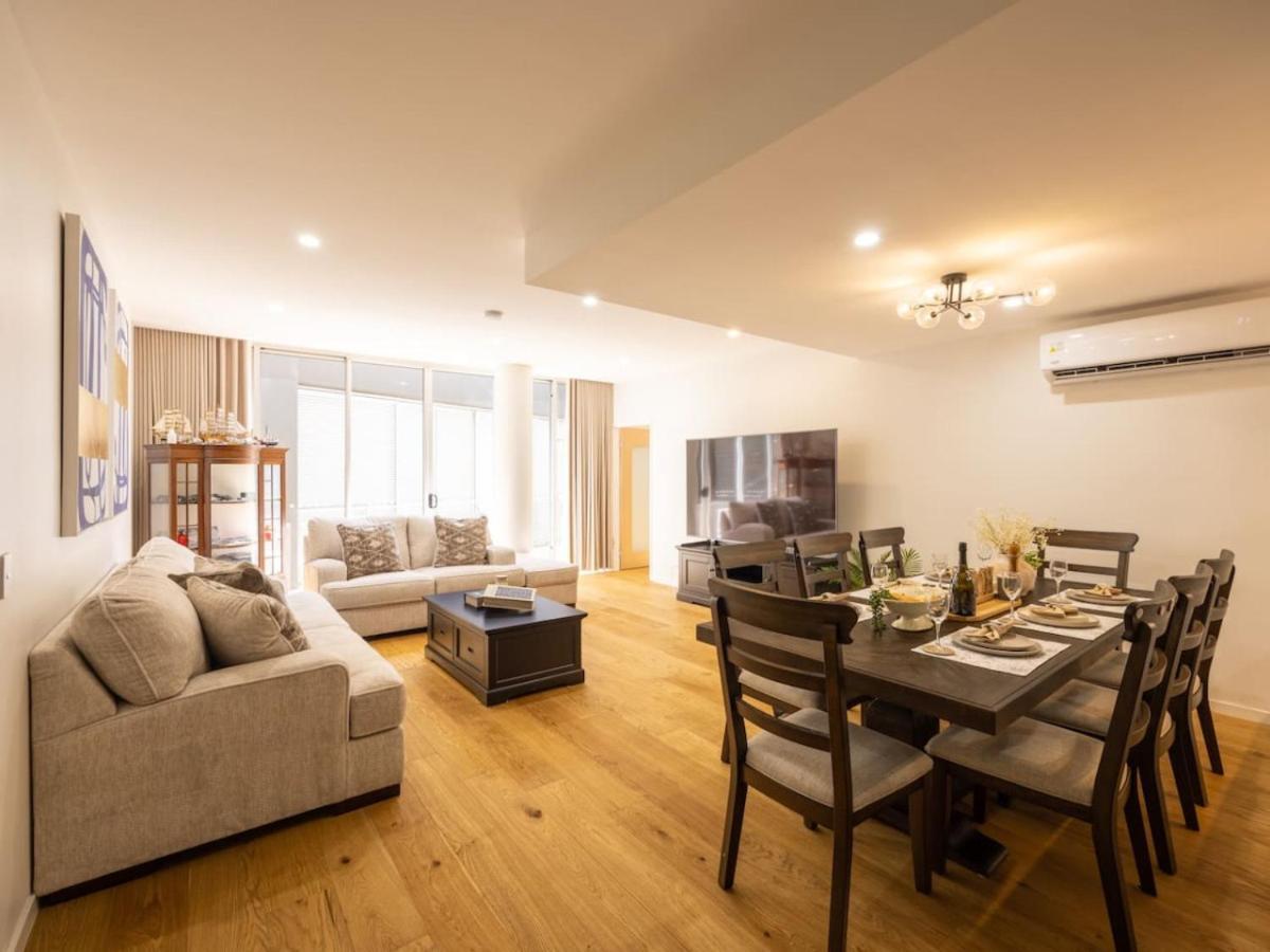 Luxury 4br Cozy Pool, Gym, Sauna, Wparking At Cbd