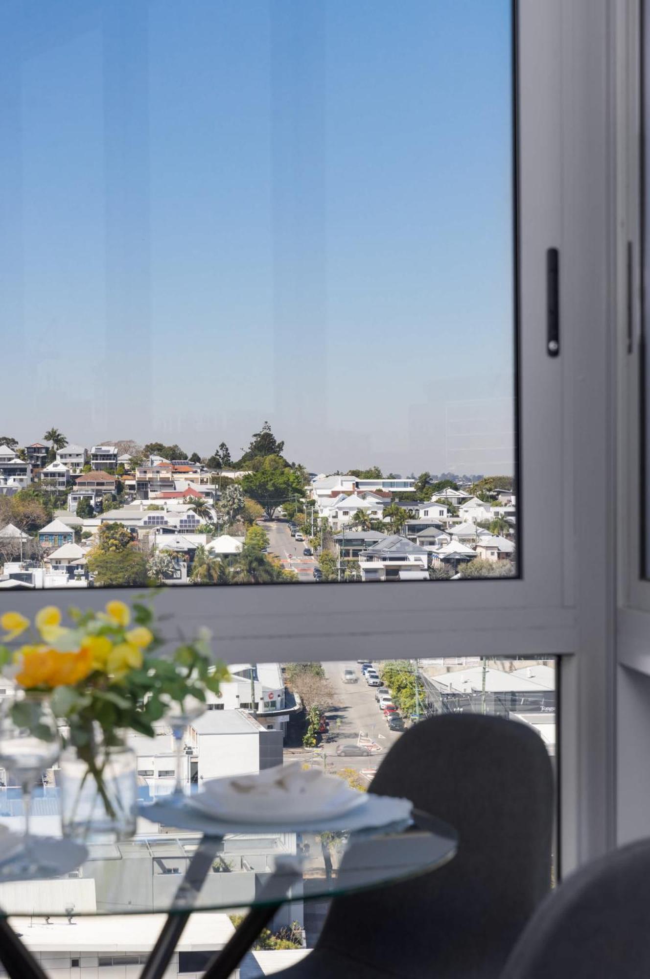 Elegant 2br Haven In The Trendy Fortitude Valley Apartment *