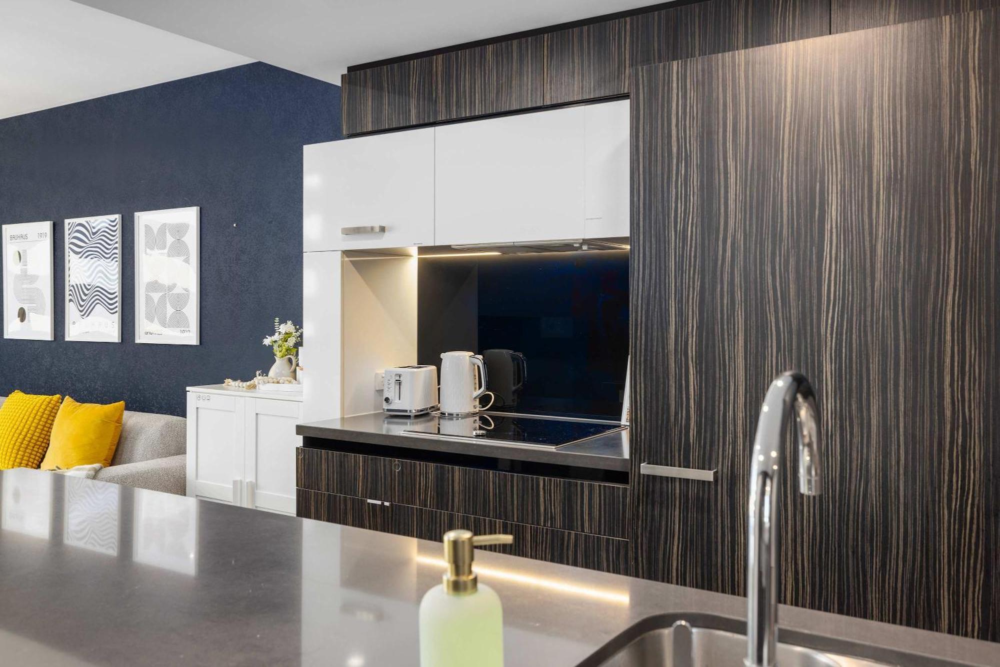 Elegant 2br Haven In The Trendy Fortitude Valley Apartment Brisbane