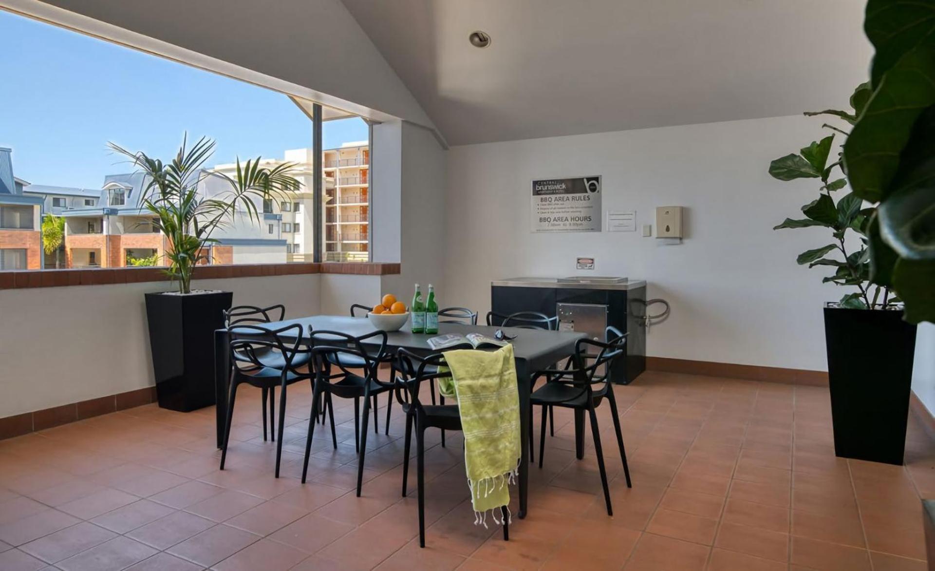 Chic Escape Fortitude Valley Rooftop Amenities Apartment *