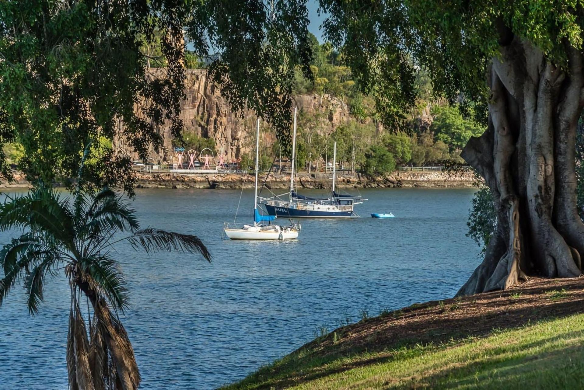 Skyline Viewpoint Escape Parking - Pool - Gym Apartment Brisbane