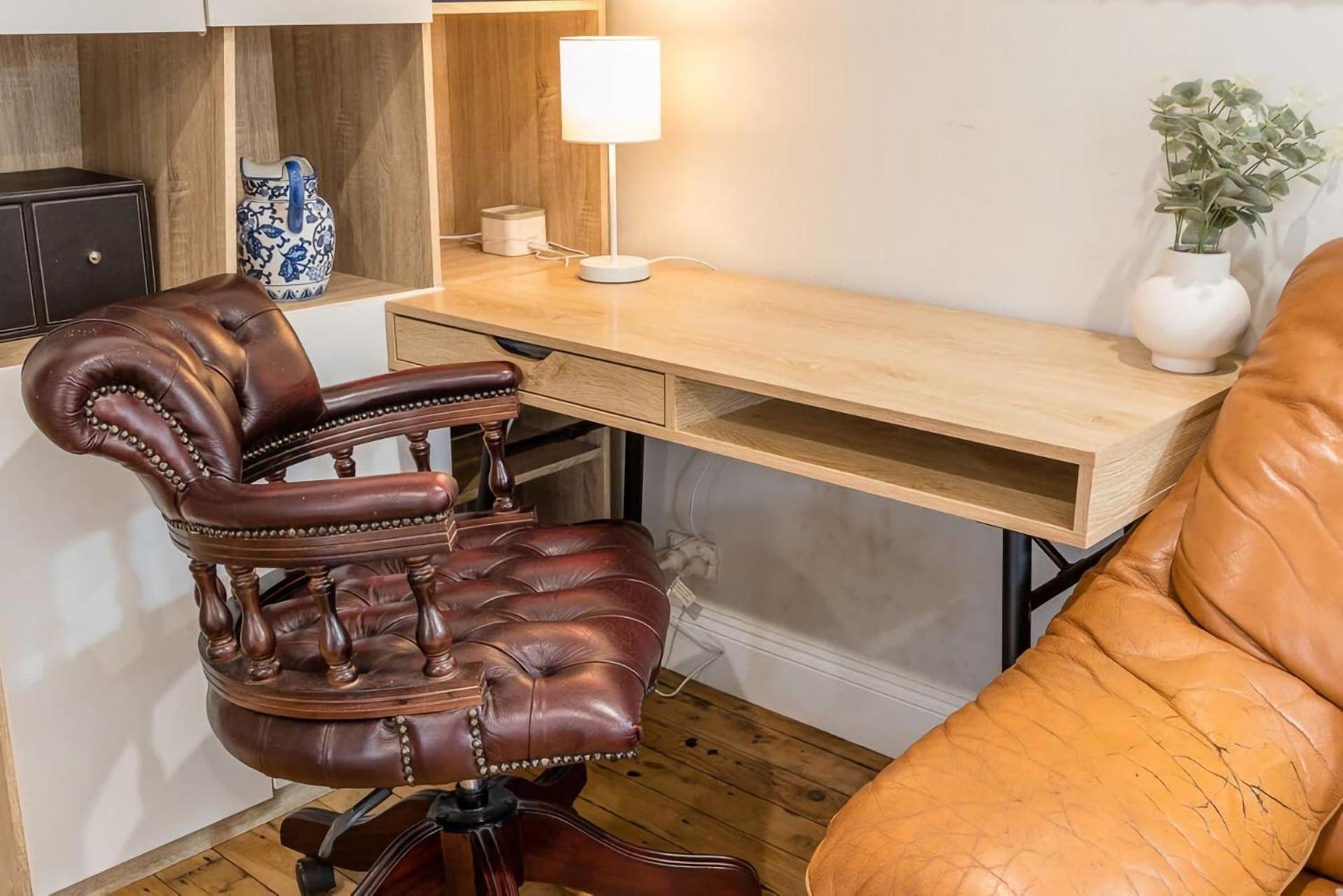 Apartment Charming 3br Queenslander With Backyard And Play Area