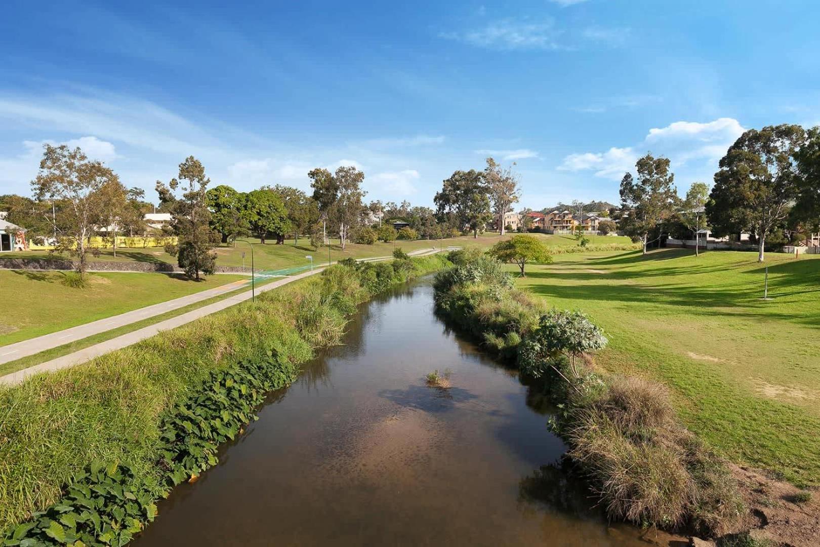 Huge Family Townhouse 3 Bathrooms 5km To Brisbane