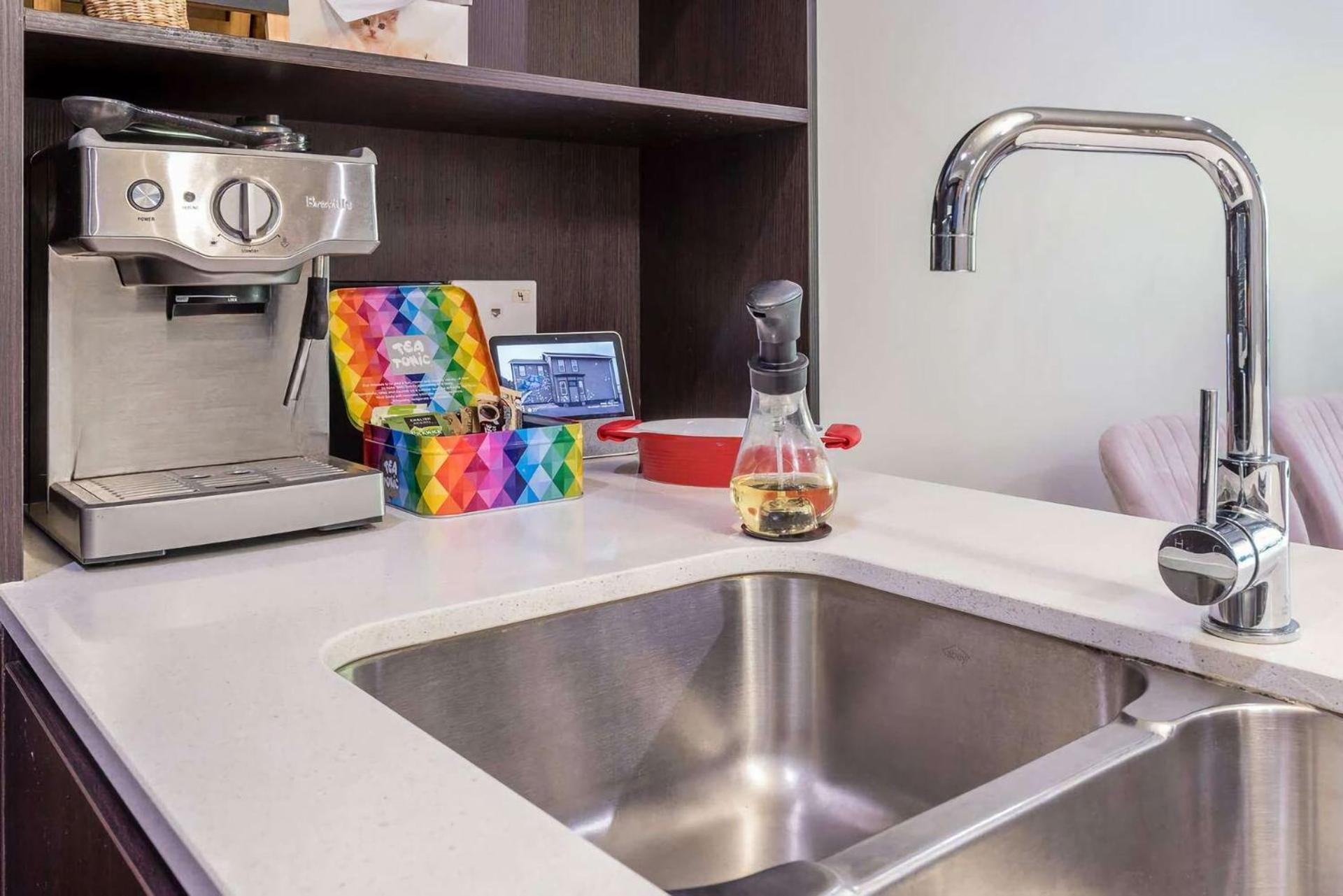 Stones Corner Vista * Brisbane