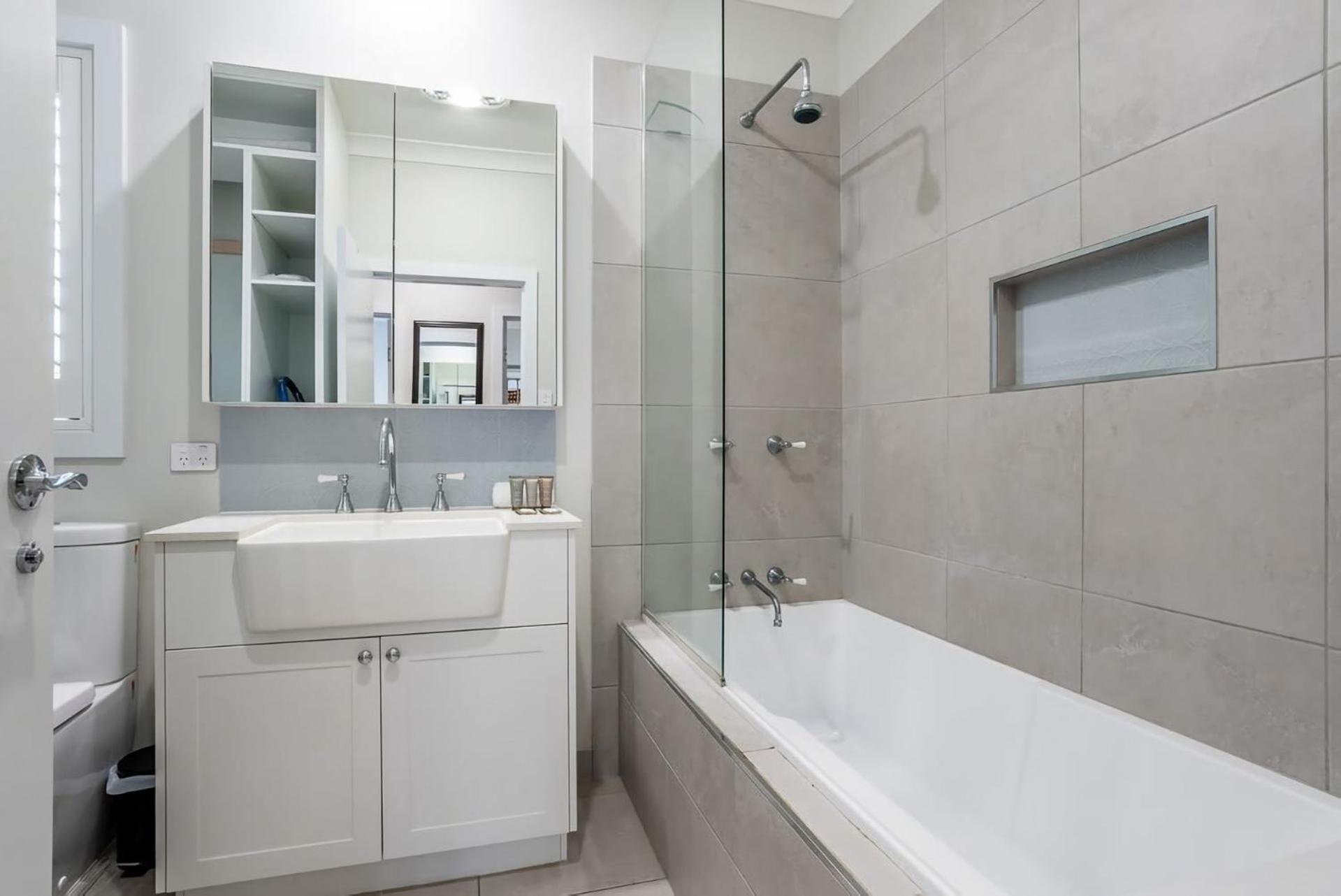 Apartment Charming 3br Queenslander With Backyard And Play Area Brisbane