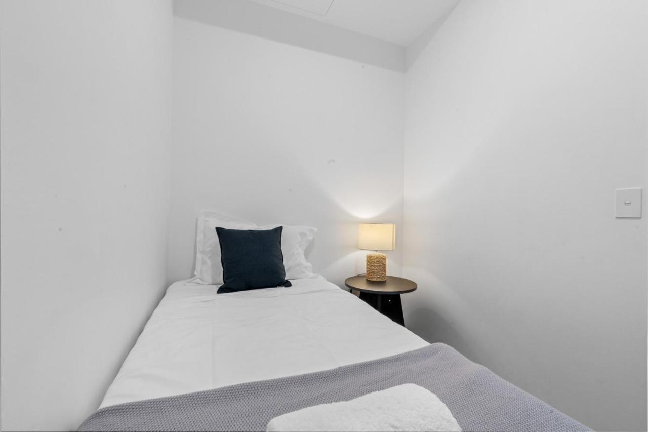 The Halo - New Lux South 2br With Parking & Pool *