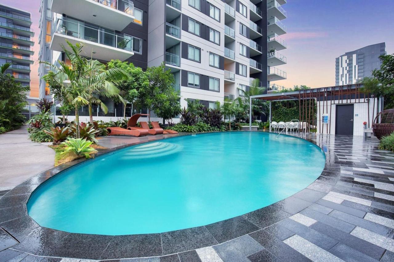The Halo - New Lux South 2br With Parking & Pool * Brisbane