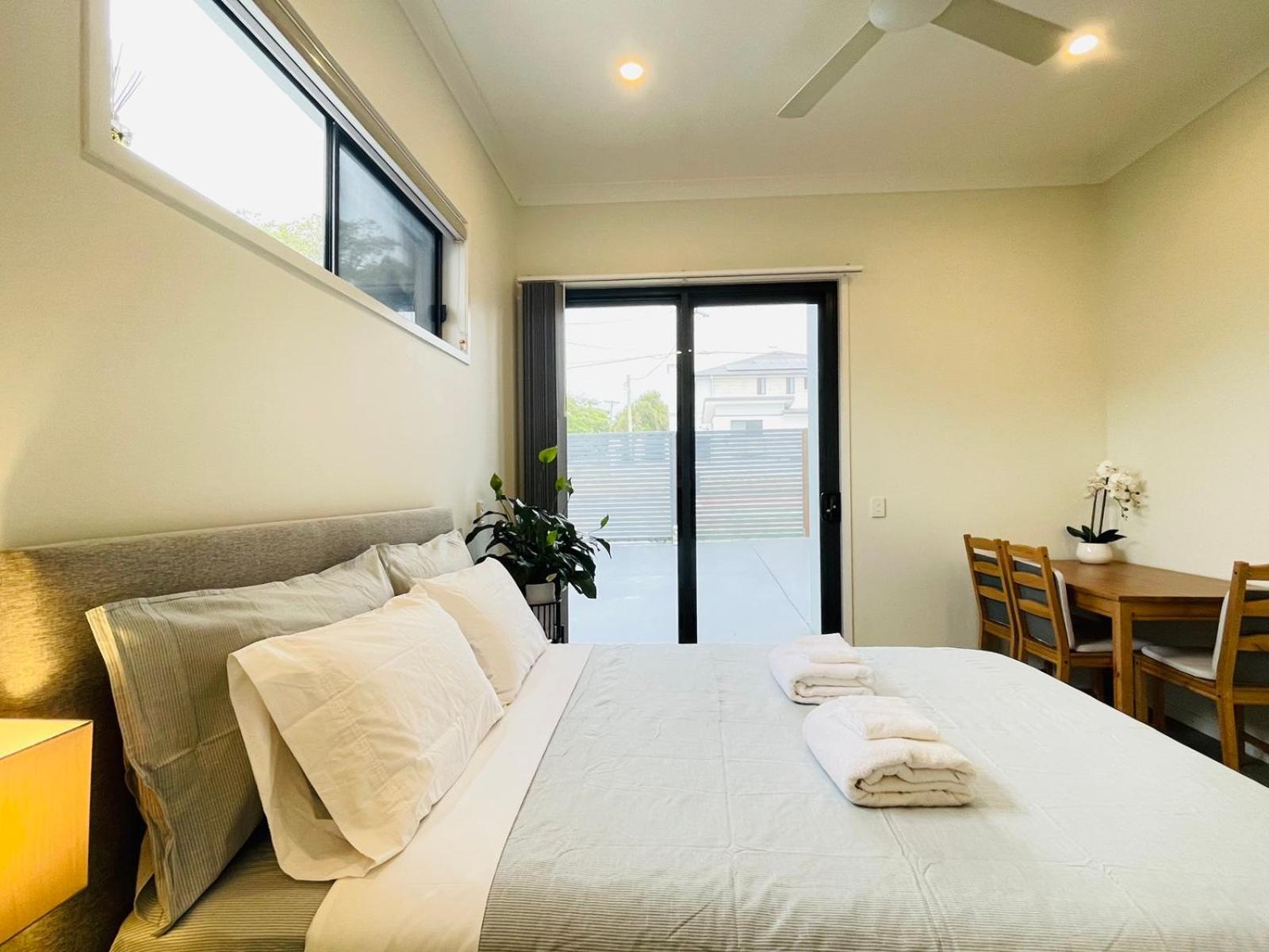 Independent With Onsuite And Small Kitchen 3*