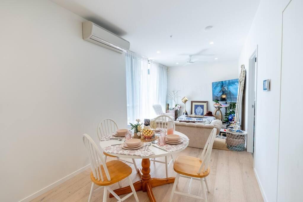 West End Boutique - Private 2 Bedroom 2 Bathroom Near South & Bne City Apartment