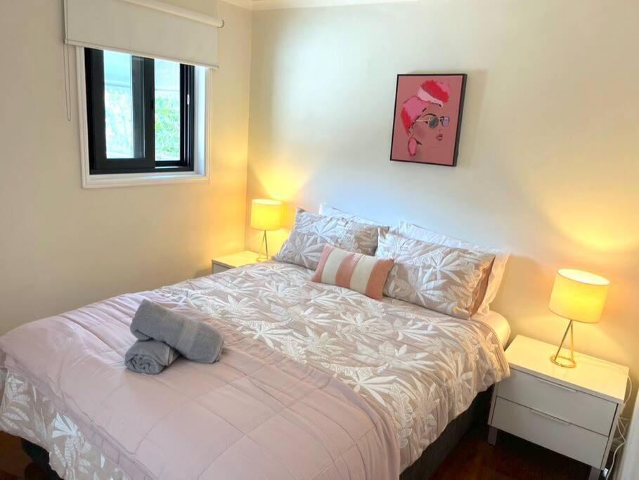 Holiday home Gabba 2 Separate Homes 1 Block 6 Bdrms Brisbane